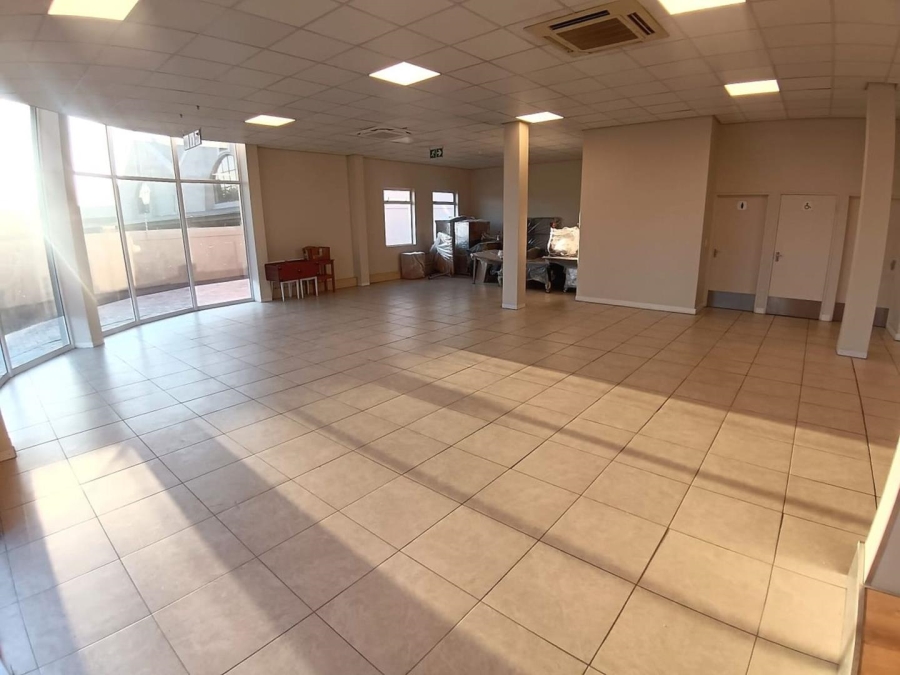 To Let Commercial Property for Rent in Royal Ascot Western Cape